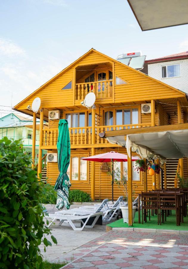 Usadba Feniks Hotel Zaliznyy Port Exterior photo